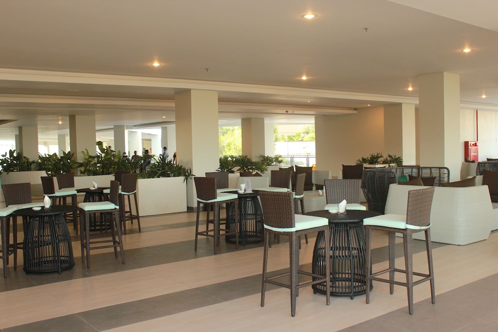 Raja Hotel Kuta Mandalika Resort & Convention 47/64