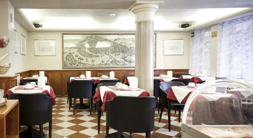 Albergo Commercio E Pellegrino 22/28