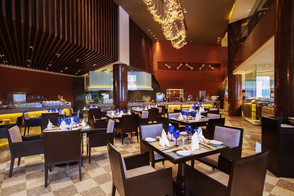 Universal Hotel Urumqi 26/33
