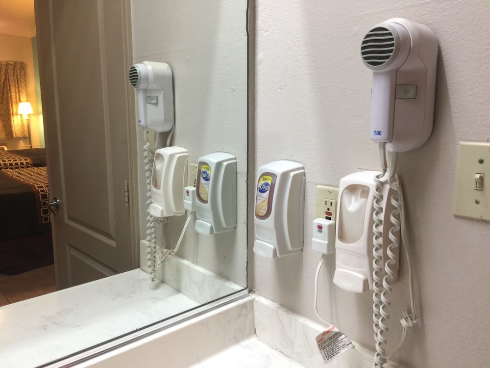 Knights Inn & Suites City Center Edinburg/McAllen 10/22