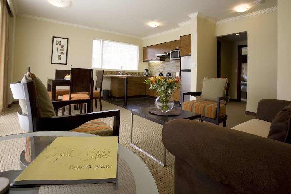 Stubel Suites and Cafe 63/69