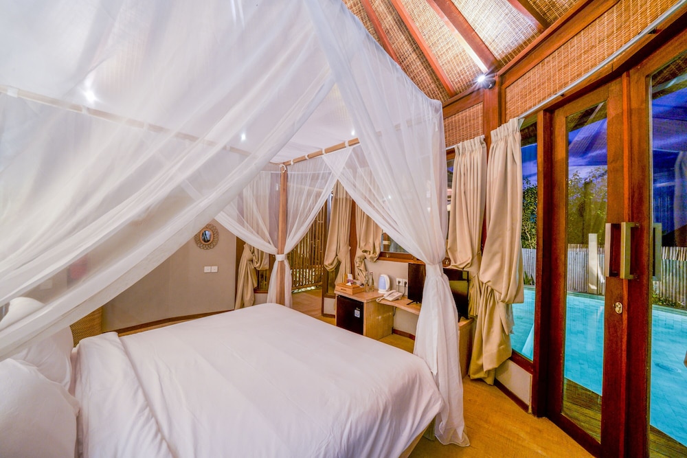 Blue Lagoon Avia Villas 14/50