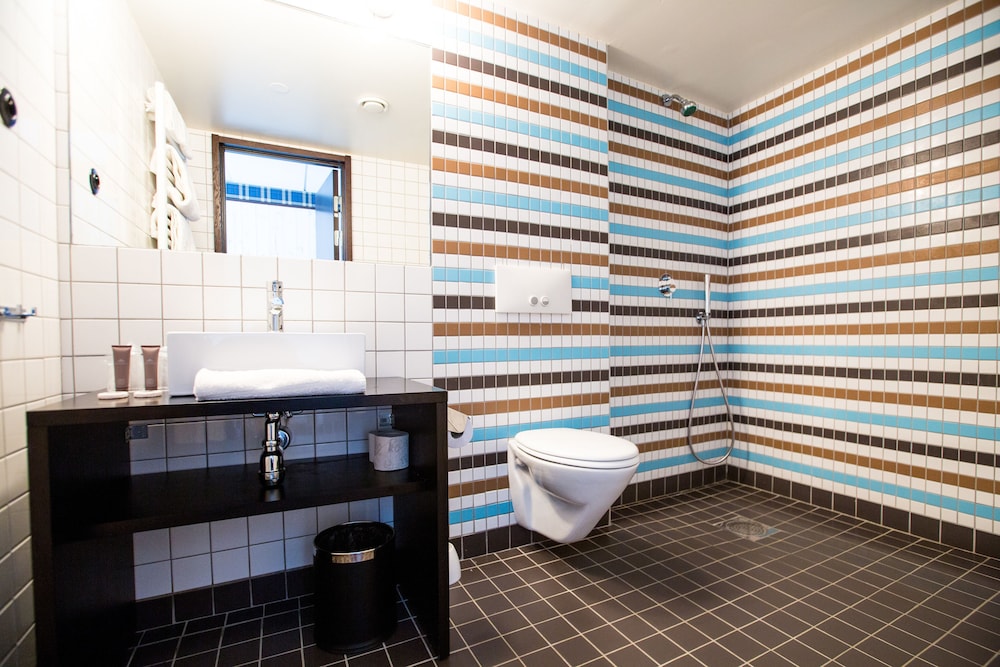 Langley Hotel Tango 38/38
