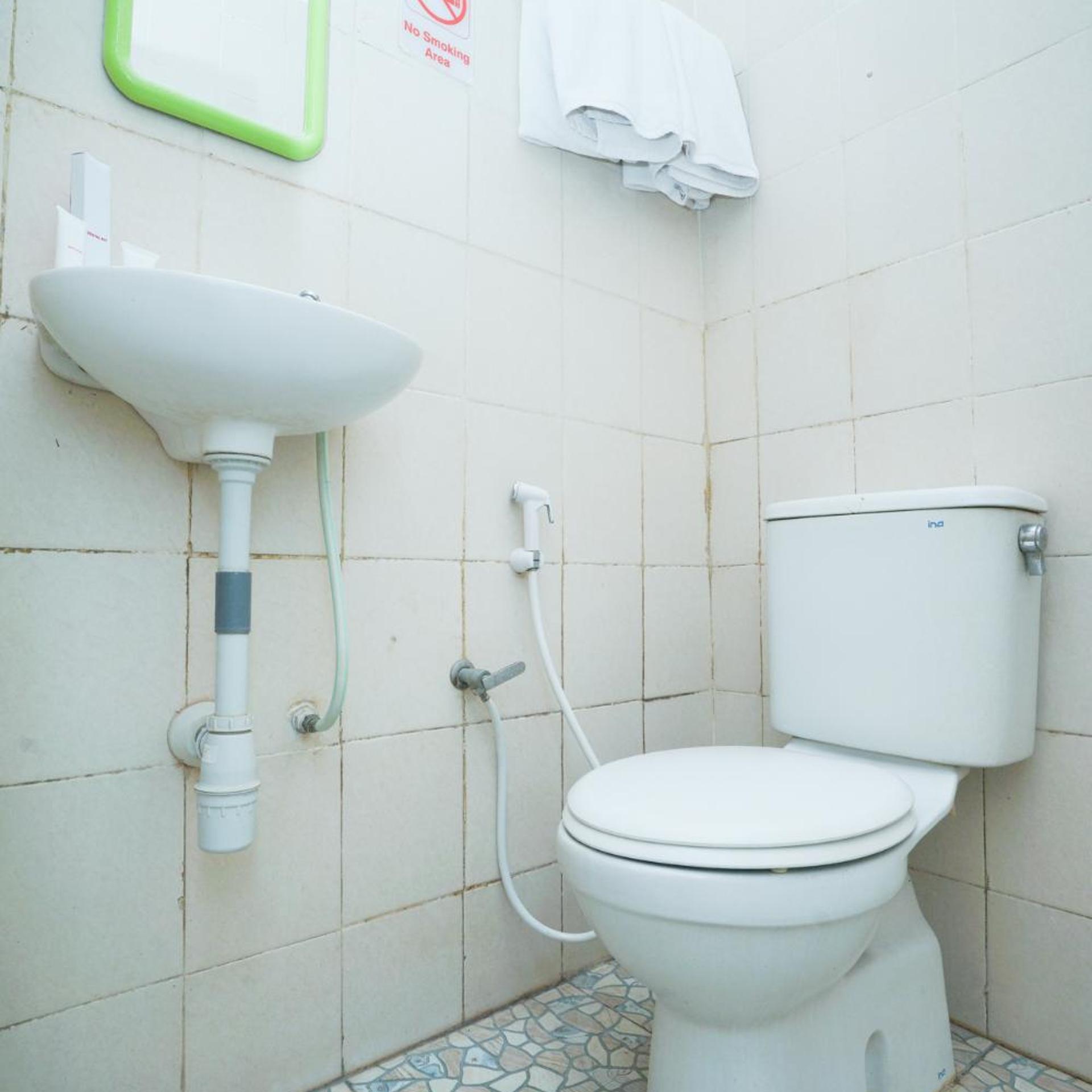 OYO 1239 Mojokerto Classic Homestay 28/41