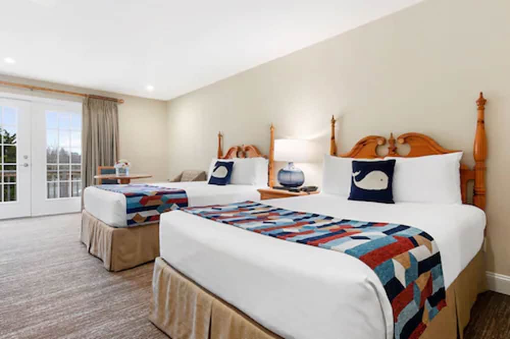 Room, 2 Double Beds, Pool Side