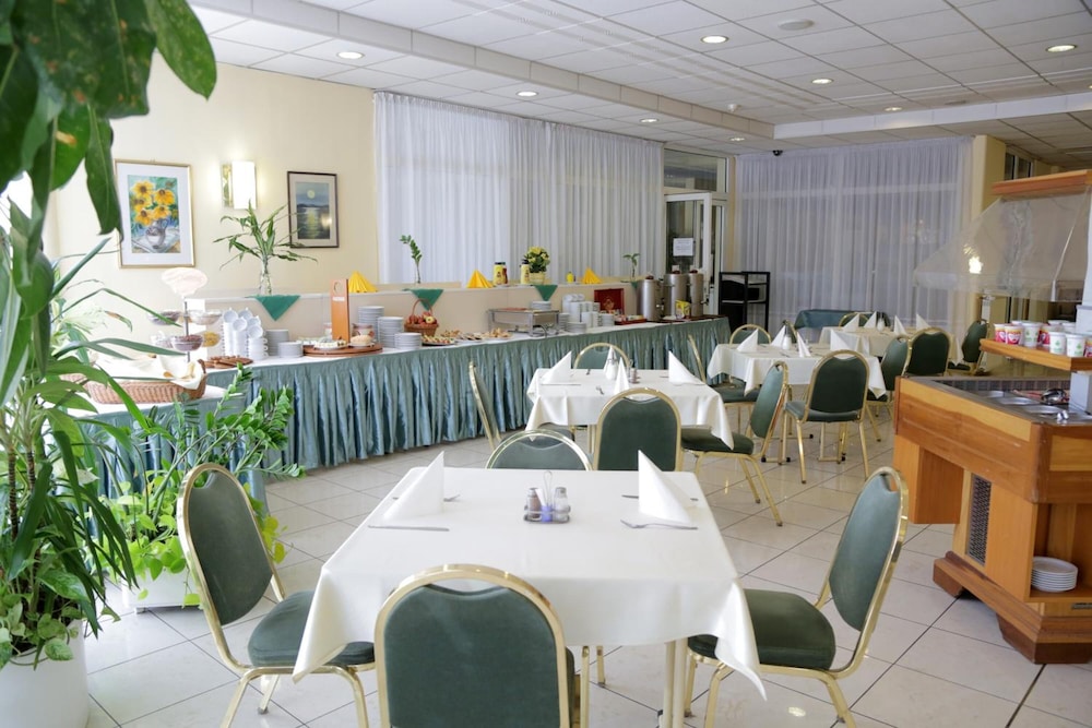 BARA HOTEL 41/50