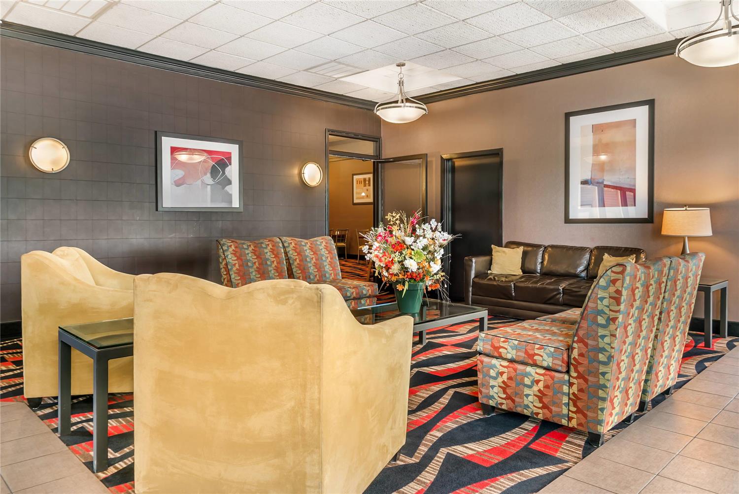 Quality Inn Suites Next To the Casino 23/35