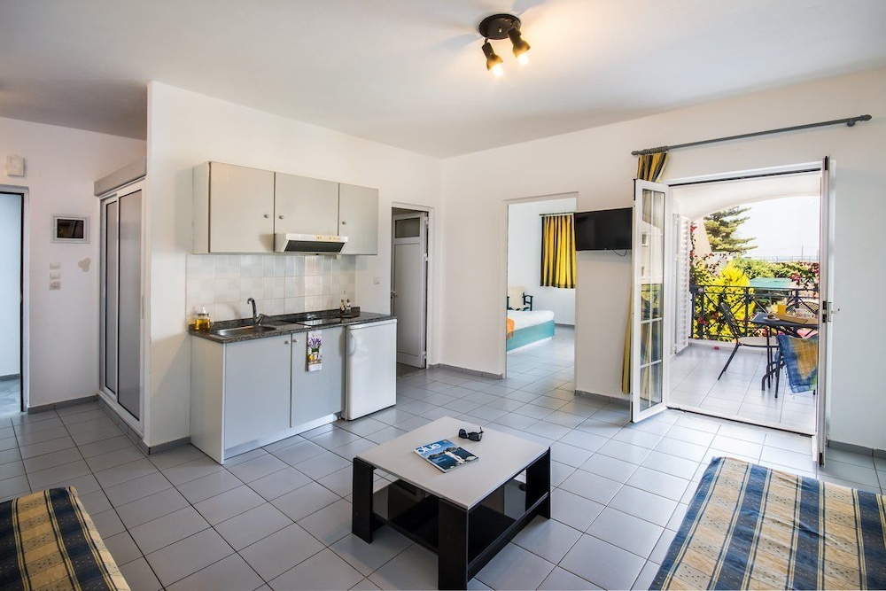 Evdokia Suites 9/58