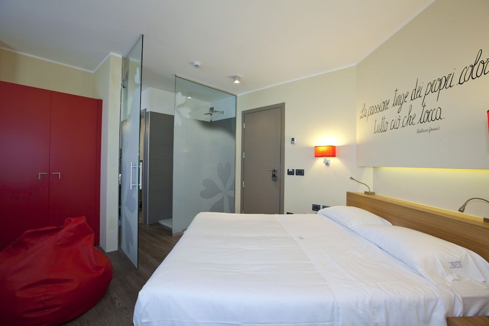 Harmony Suite Hotel 8/44
