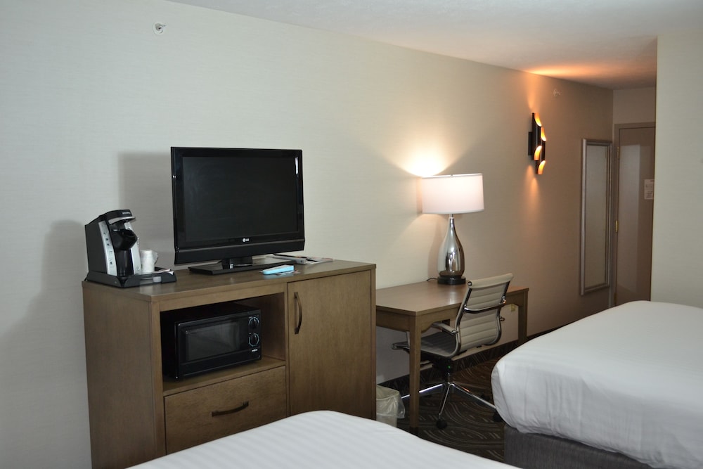 Holiday Inn Express Hotel Suites Kent State University 27/69