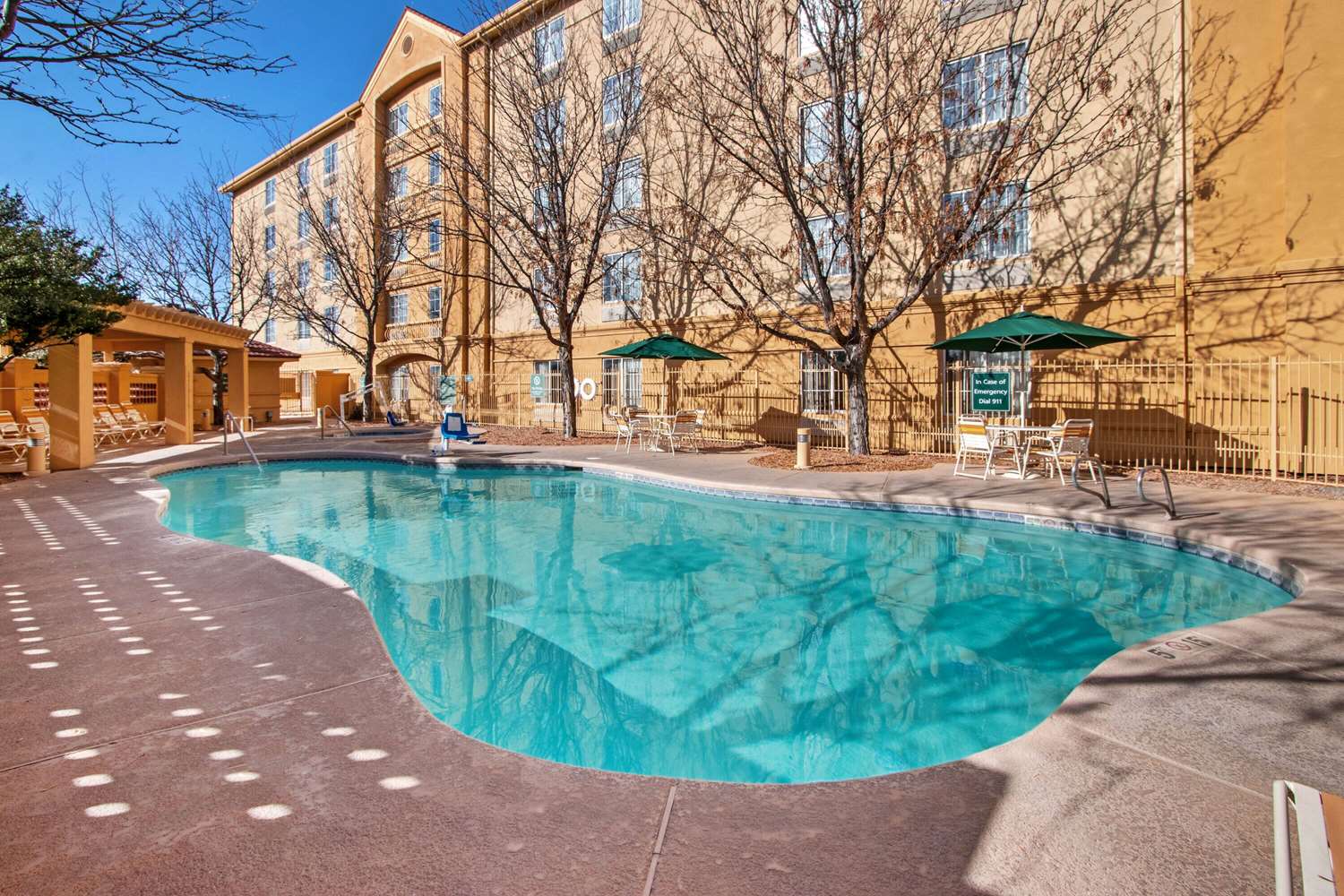 La Quinta Inn & Suites by Wyndham Albuquerque West 8/21