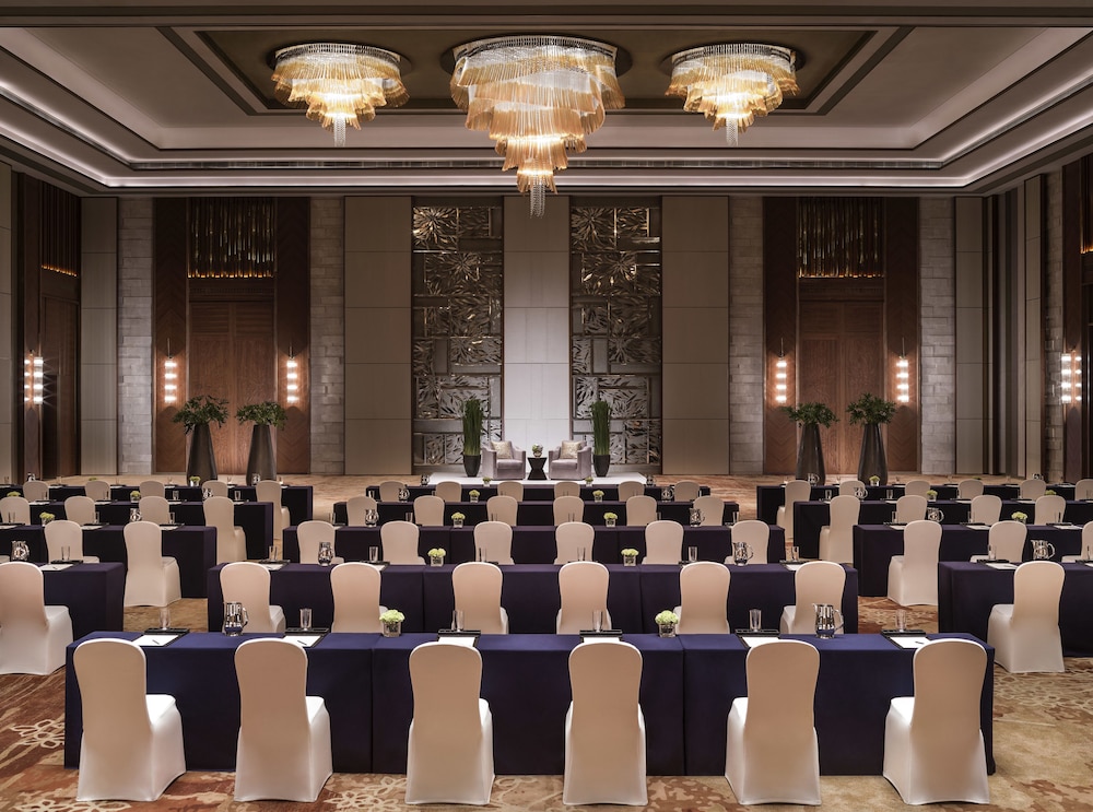 Shangri-La Sanya 37/48