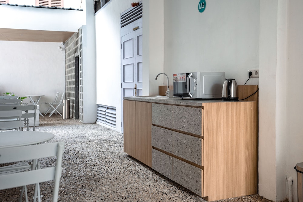 Bobobox Pods Kota Lama Semarang 5/45