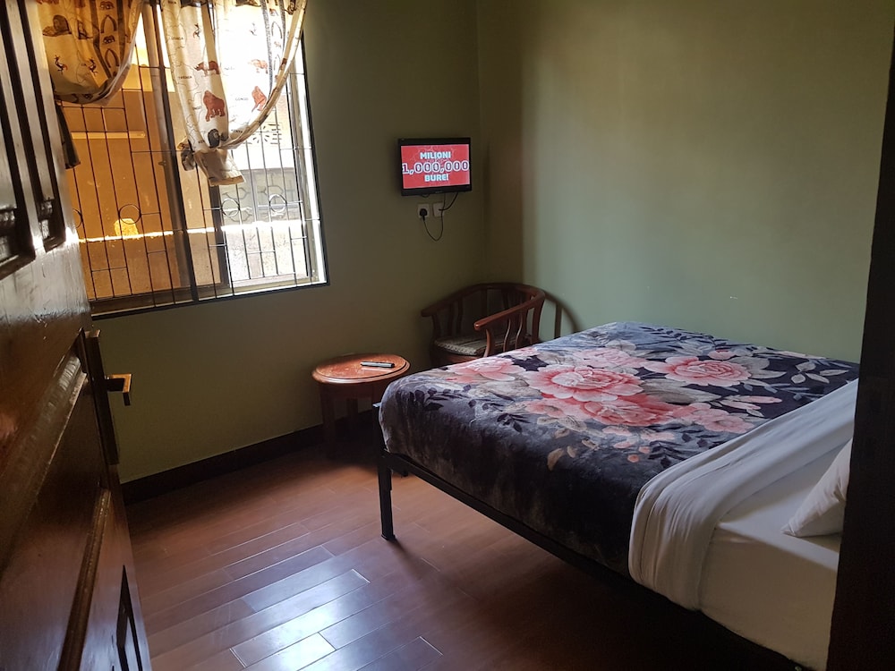 Co Msasani Guest House 3/19