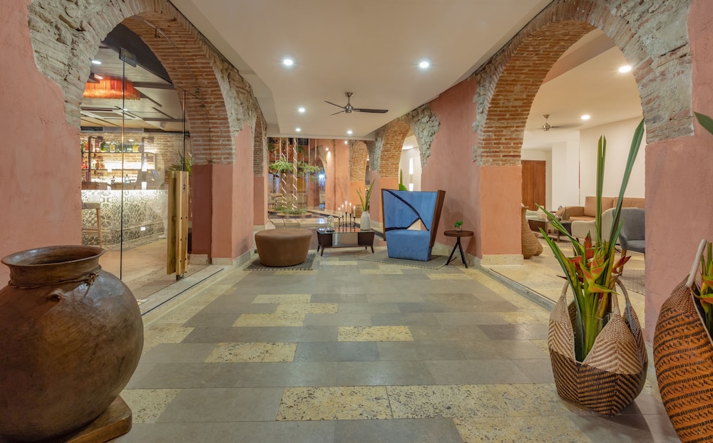 Santa Catalina Hotel 7/37