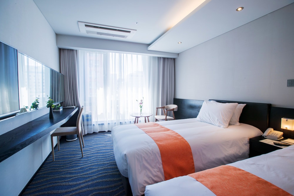 Gloucester Hotel Jeju 24/57