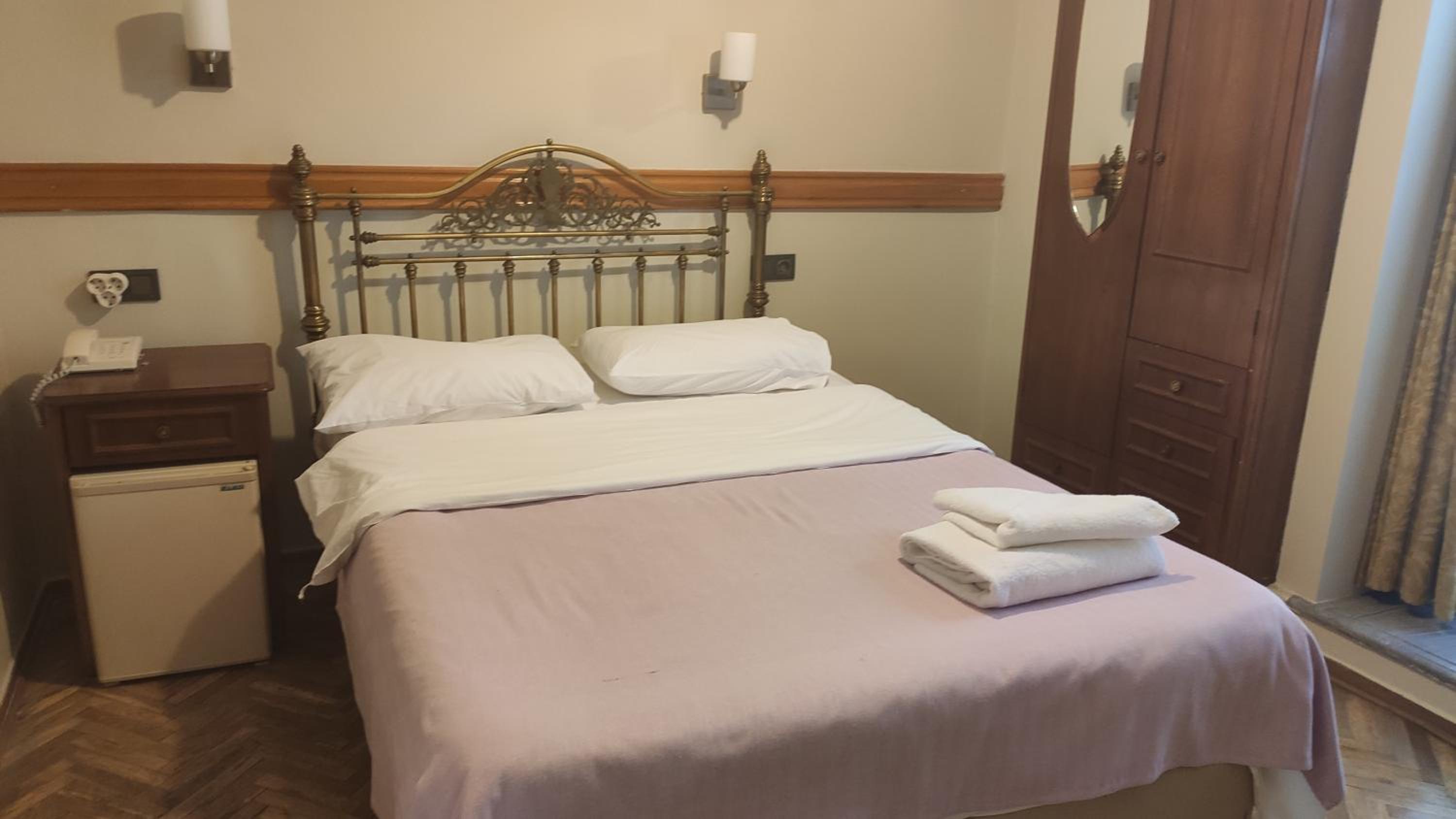 Economy, Double Bed