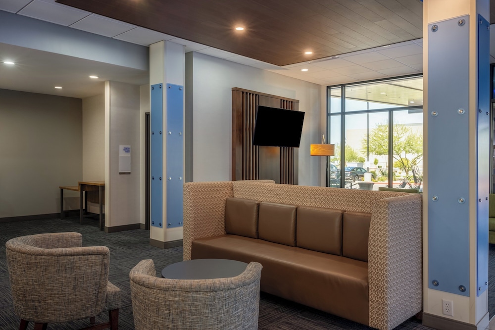 Holiday Inn Express & Suites - Gilbert - Mesa Gateway Airport 32/50
