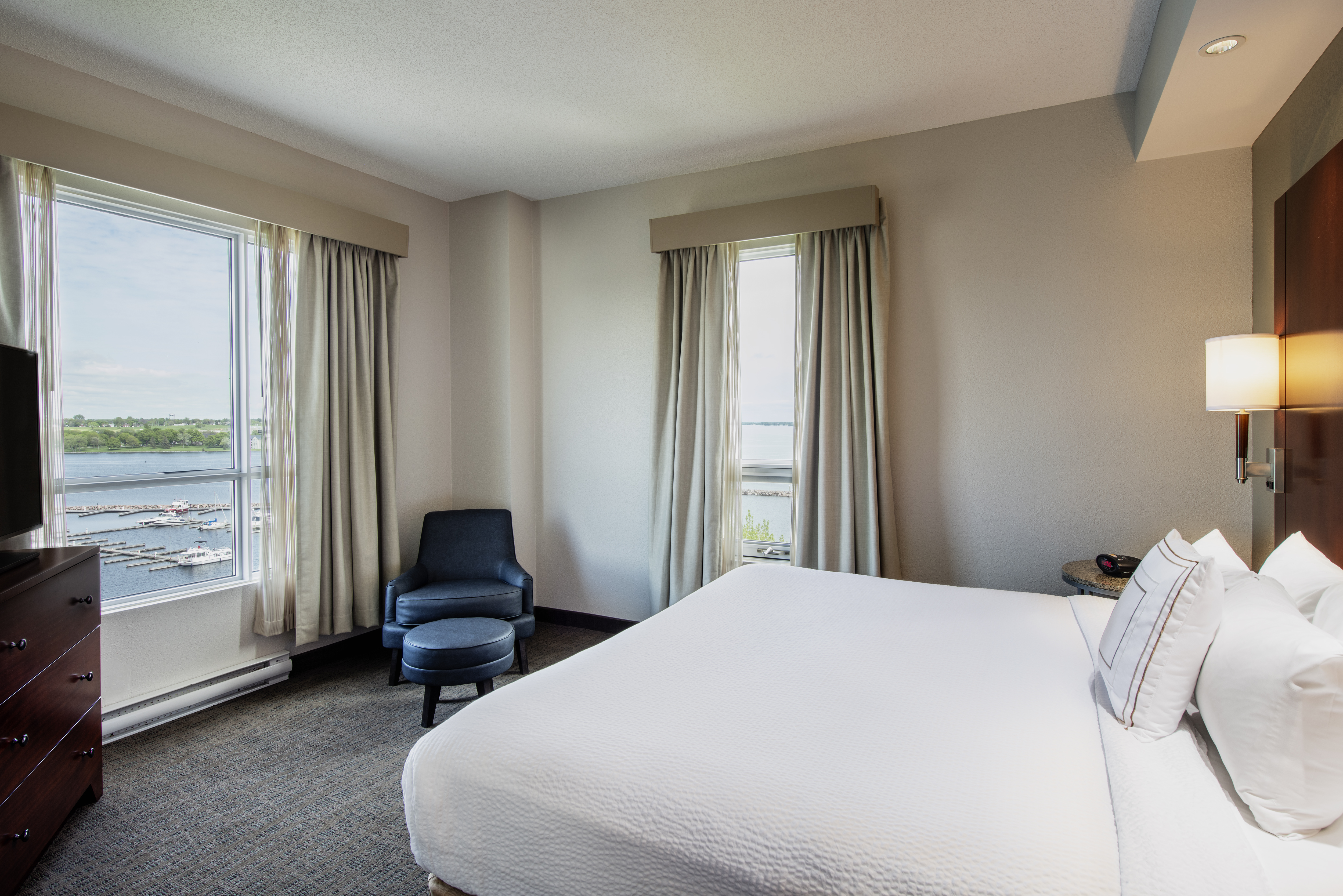 1 Bedroom, Suite, King Bed