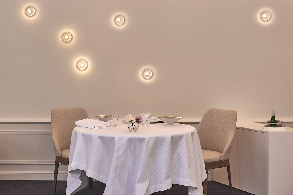 Relais & Chateaux La Maison Des Tetes 41/47