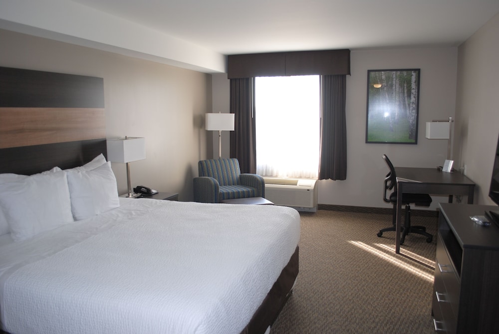 Days Inn & Suites By Wyndham Lindsay 11/43