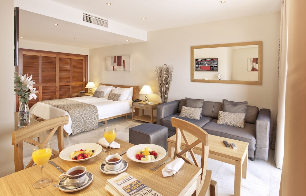 Sunset Beach Club Aparthotel 45/50