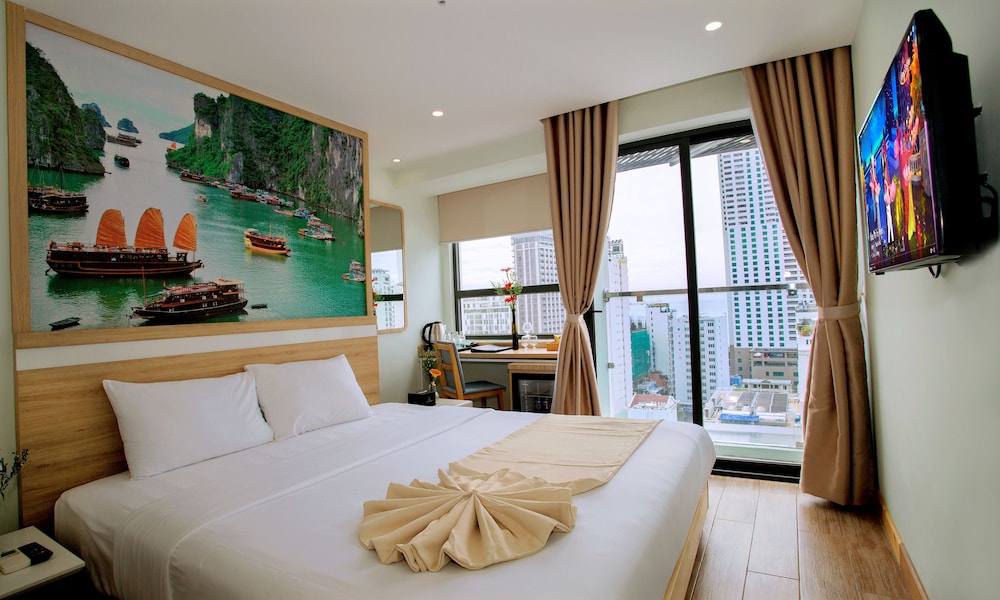 Royal HPM Hotel 9/40