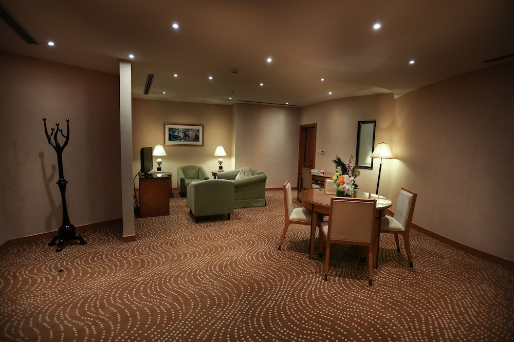 رامادا(EASTYARD Khobar – Hotel) 28/45