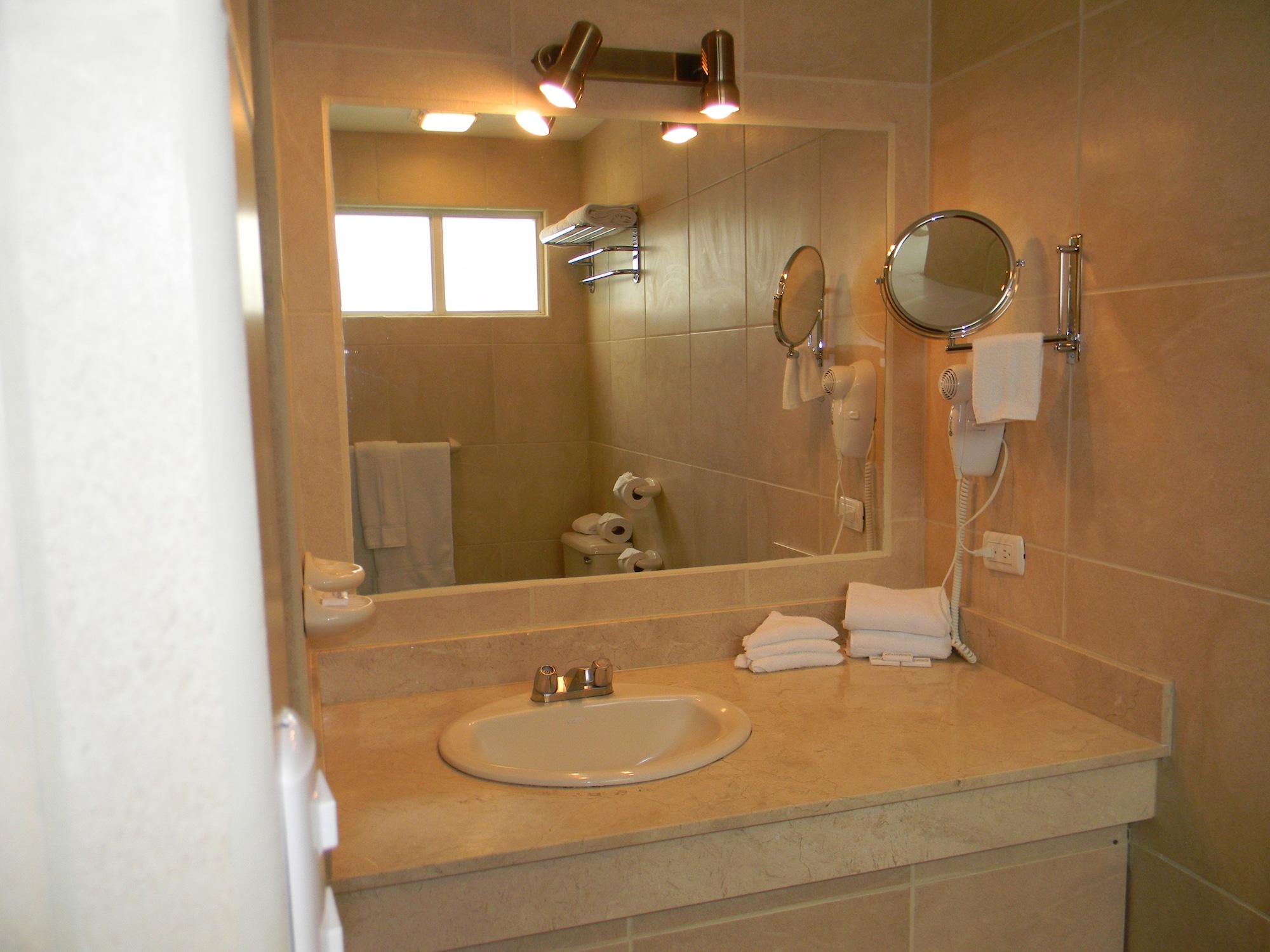Duplex, Suite 10/10