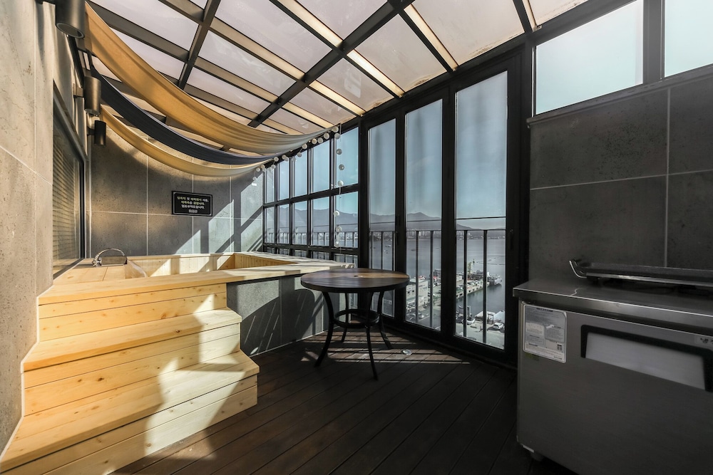 Louis Boutique Hotel 32/44