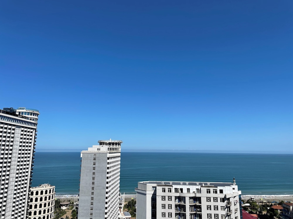 Batumi Real Lux 38/50