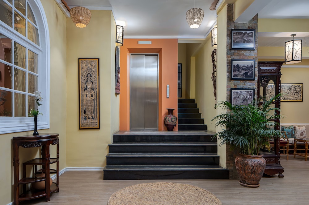 Botum Palace Hotel 48/57