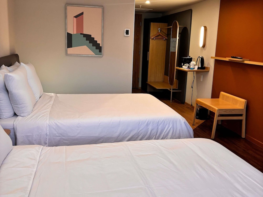 SUPERIOR, 2 DOUBLE BEDS