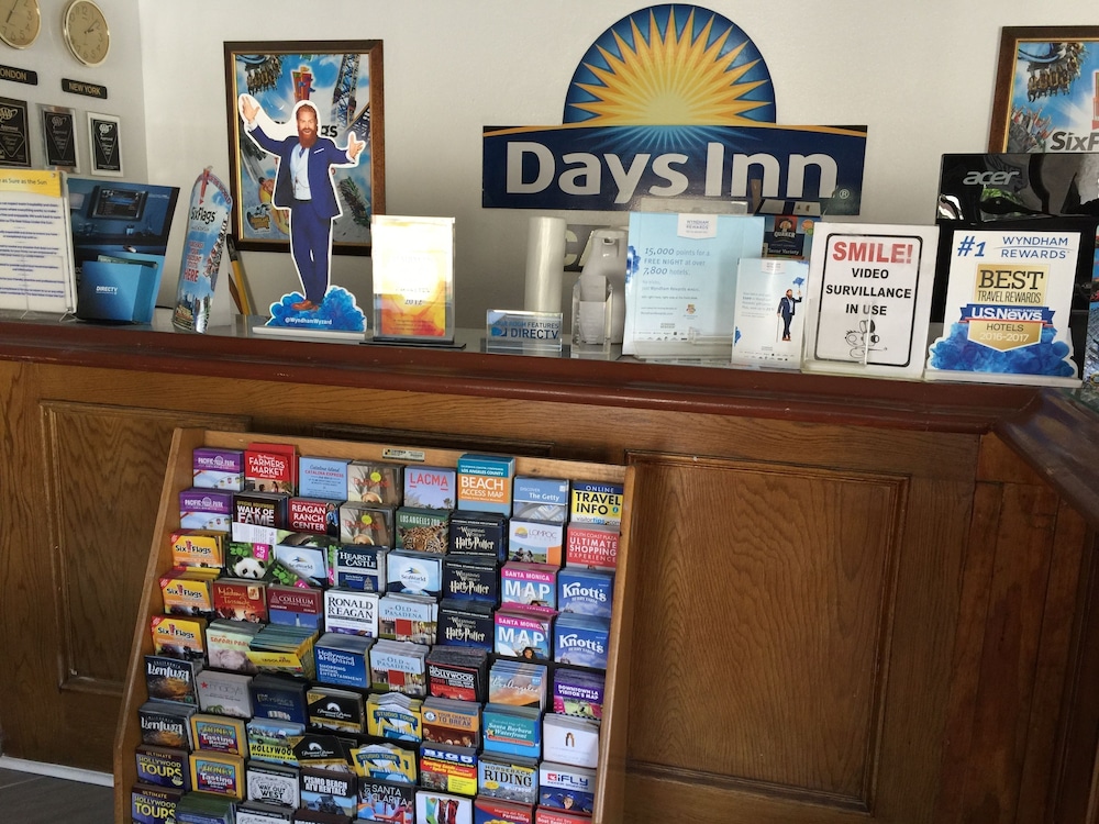 Days Inn by Wyndham Castaic Six Flags Magic Mountain 3/15