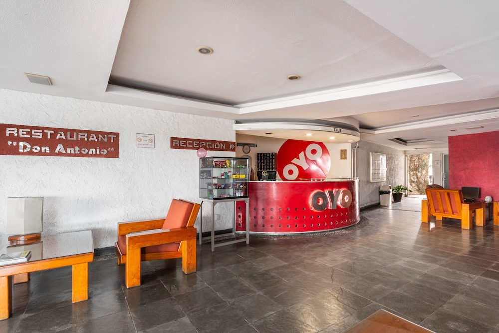 OYO Hotel Casa Blanca 8/35