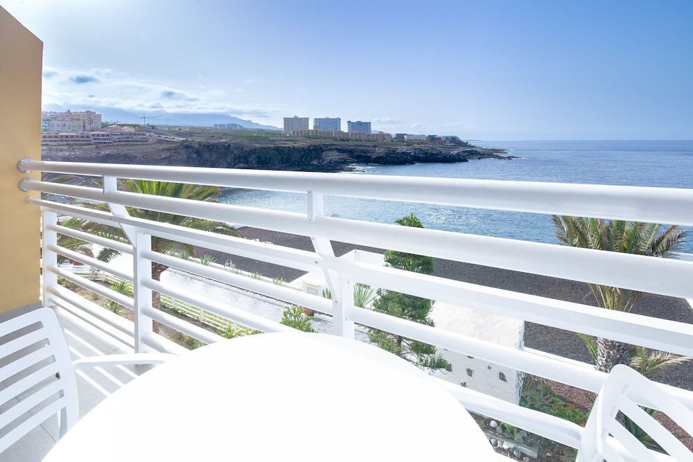 Atlantic Holiday Hotel 26/72