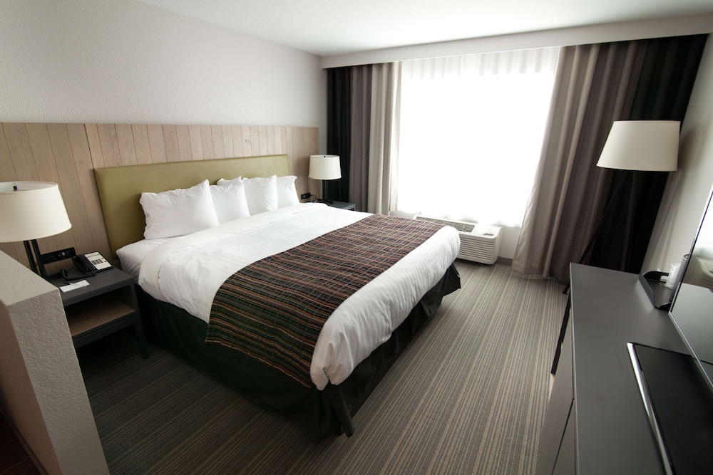 Country Inn & Suites By Radisson, Decorah, IA 10/42
