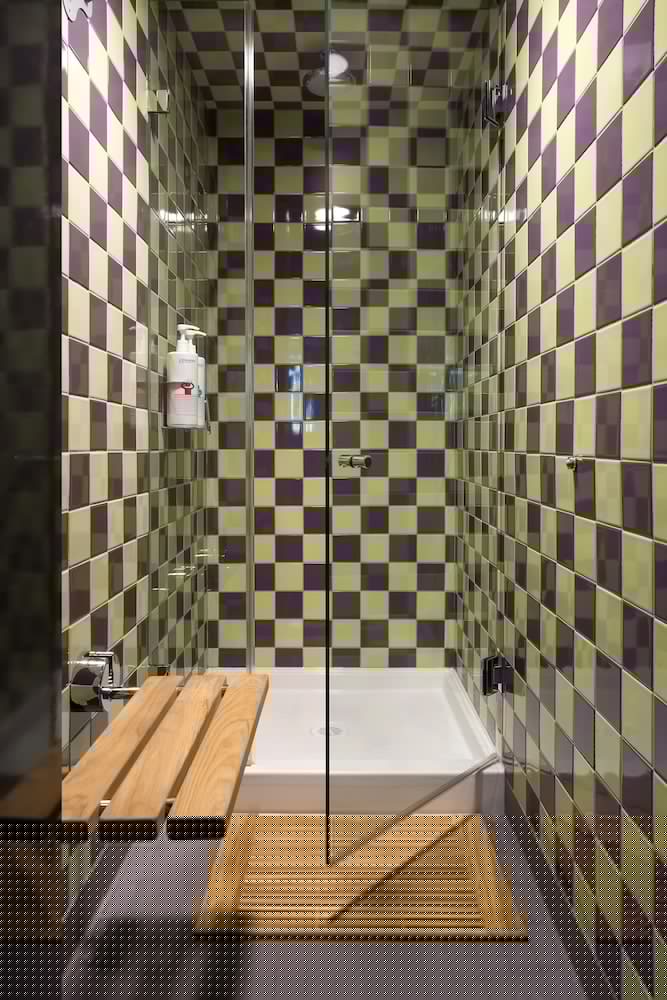 Pangea Pod Hotel 49/50