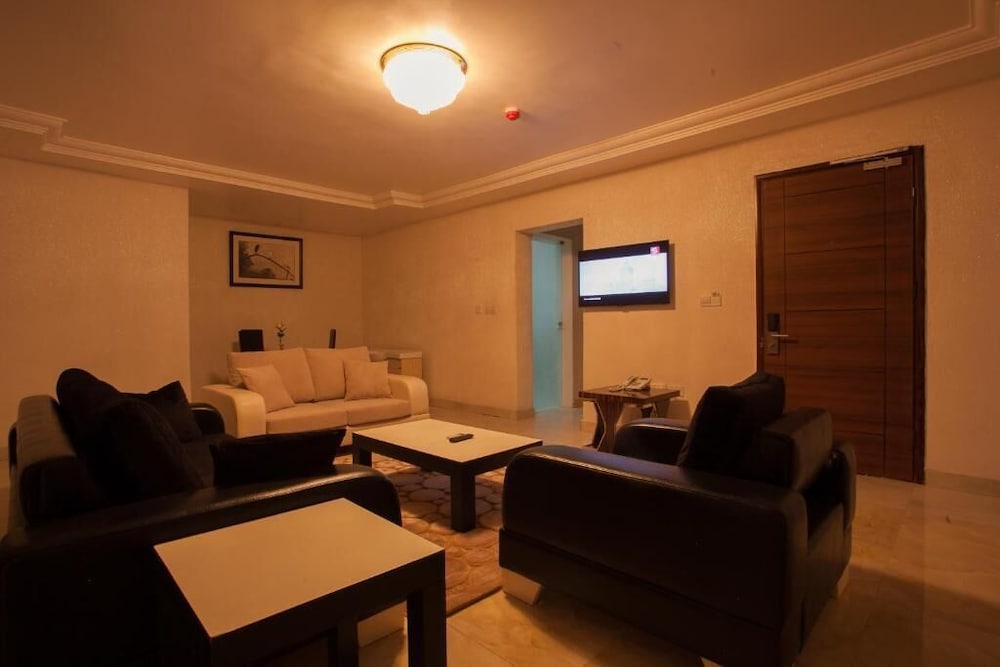 Caledonian Suites 37/63