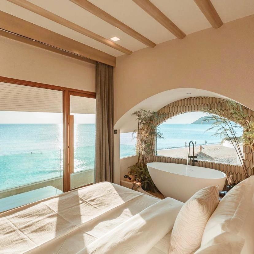 Romance, Studio, King Bed, Ocean View