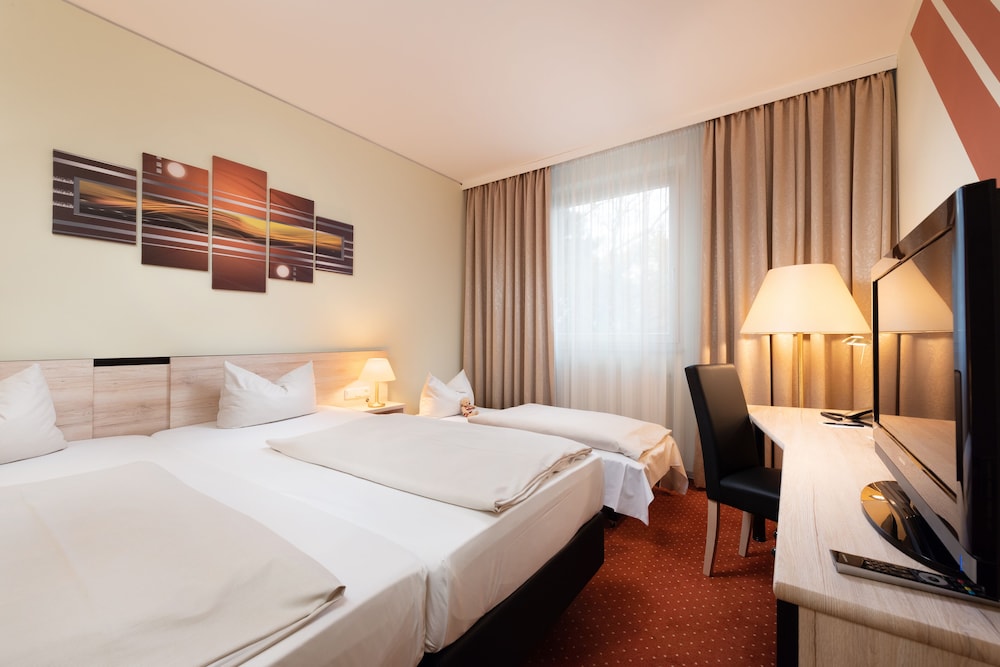 Novina Hotel Sudwestpark Nurnberg 28/68