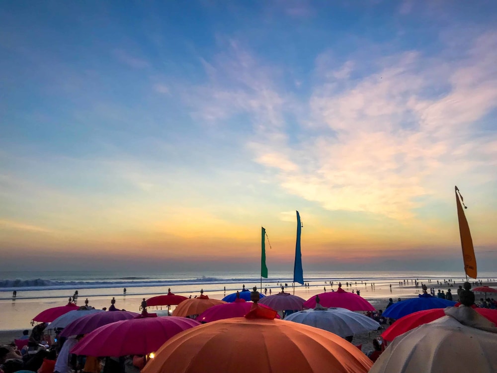 eqUILIBRIA SEMINYAK 58/62