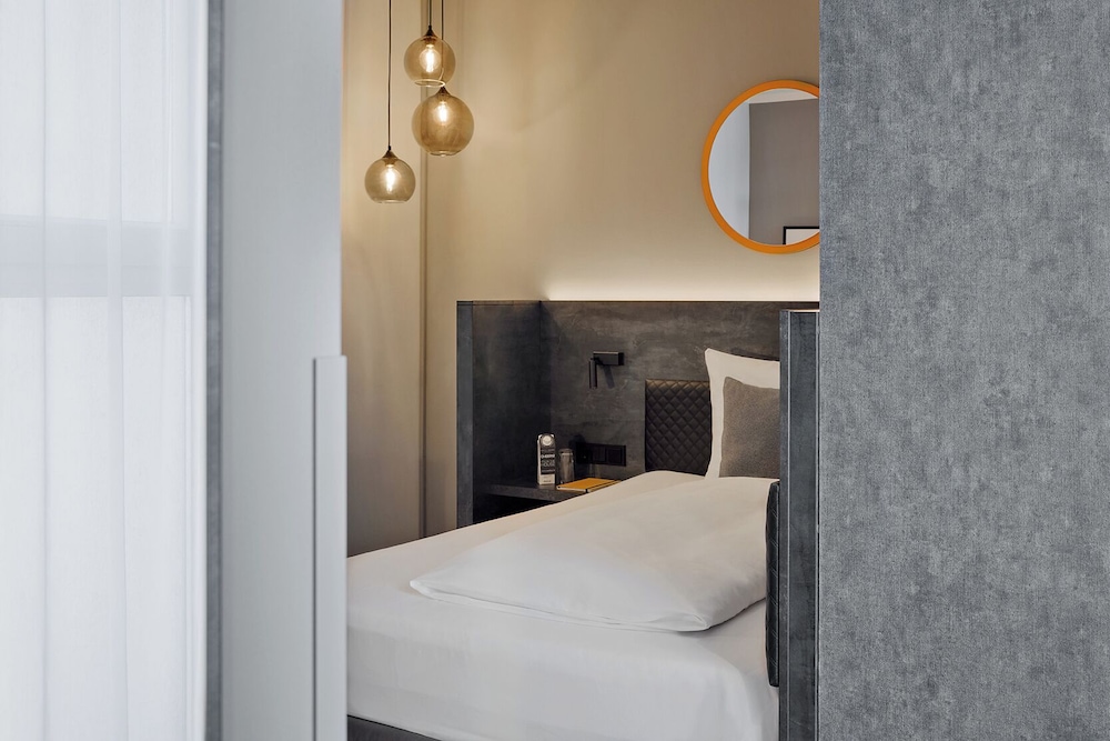 Junges Hotel Hamburg 24/50