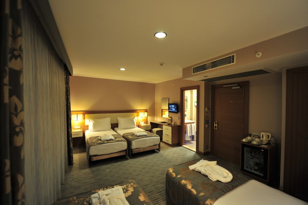 YASMAK COMFORT HOTEL 18/32