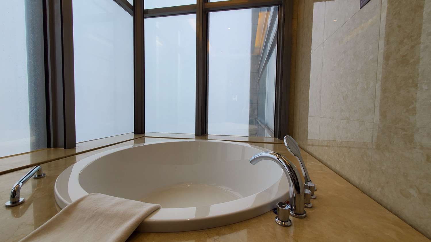 Days Hotel & Suites by Wyndham Zixin Changsha 4/7