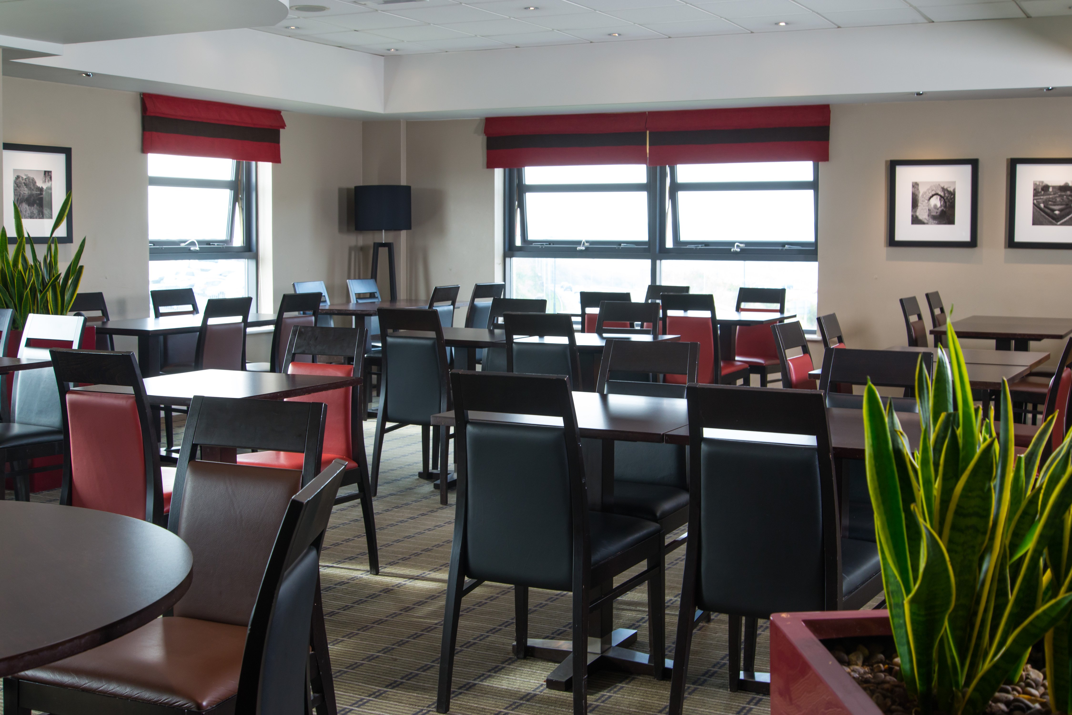 Holiday Inn Express London Luton Airport 14/17