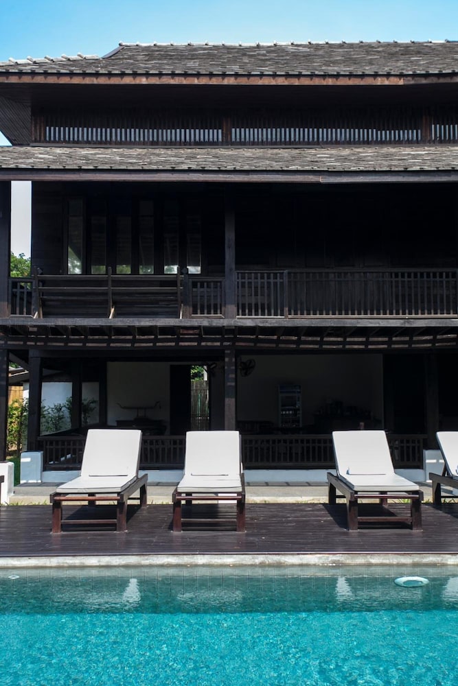 Chotana Villa 9/75