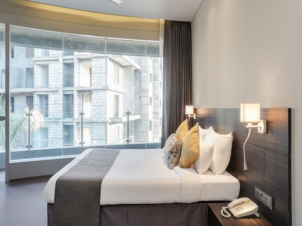 Hotel Niraali Executive 36/65