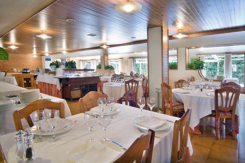 Hotel Rutllan & Spa 24/36