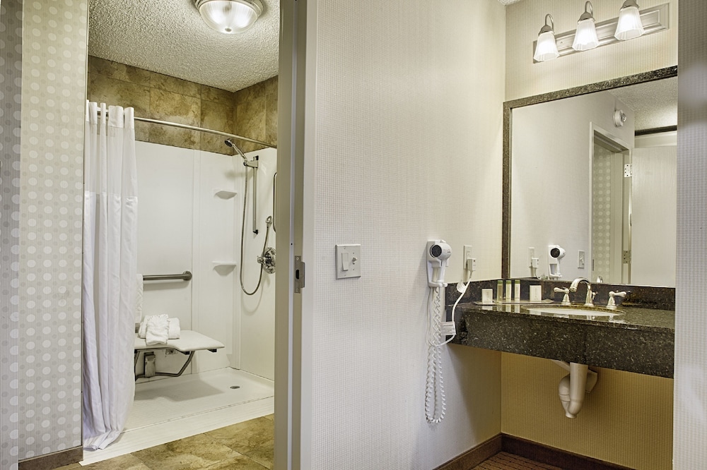 DoubleTree by Hilton Denver Central Park 28/29